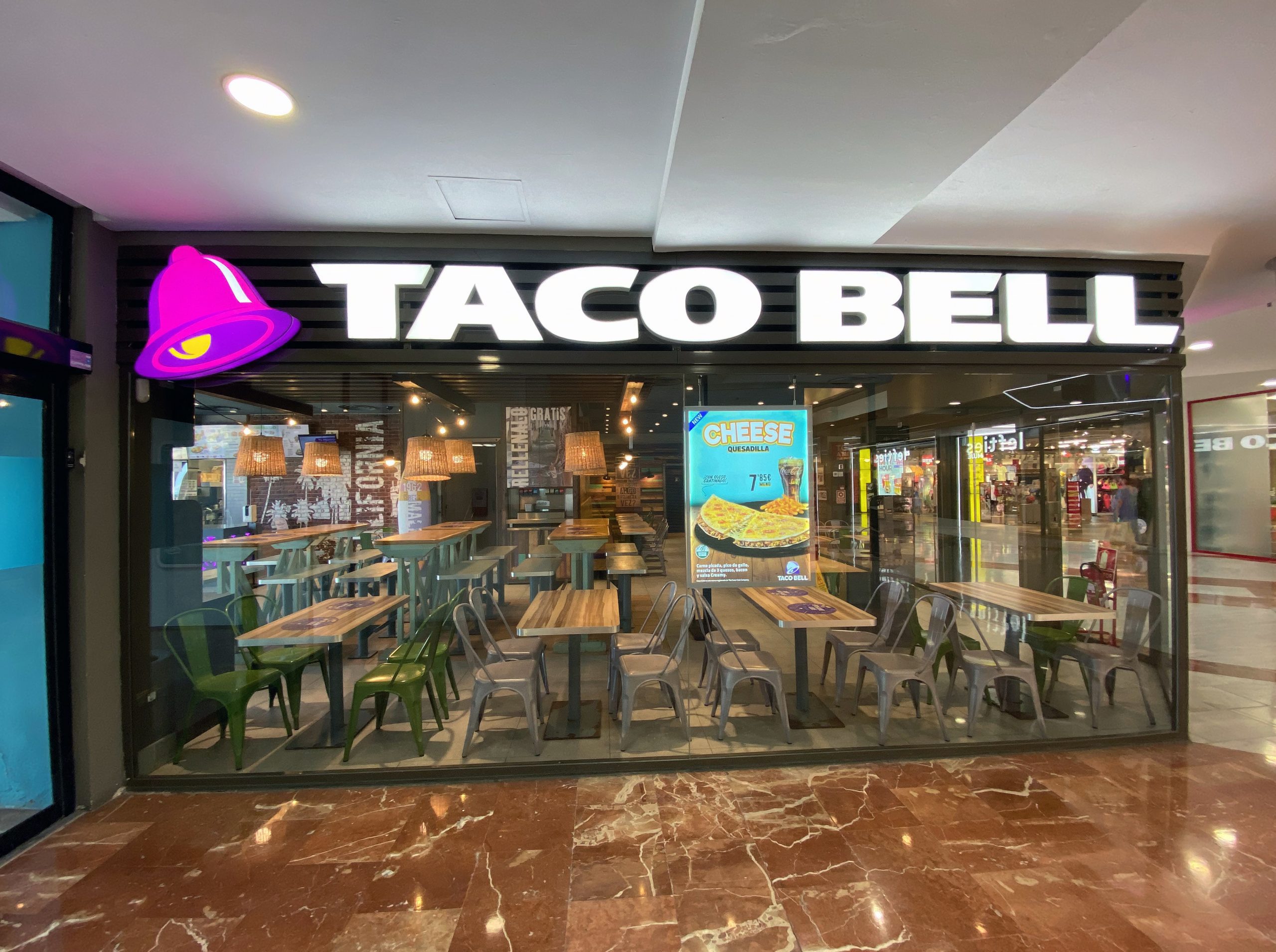 Taco Bell storefront