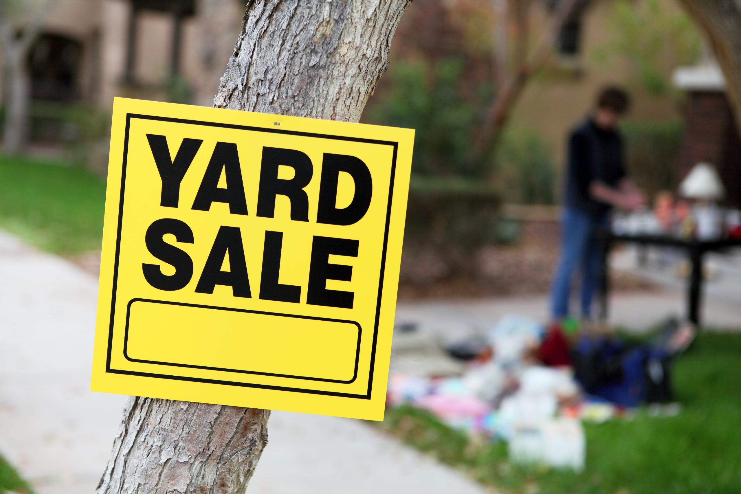 Yard sale sign