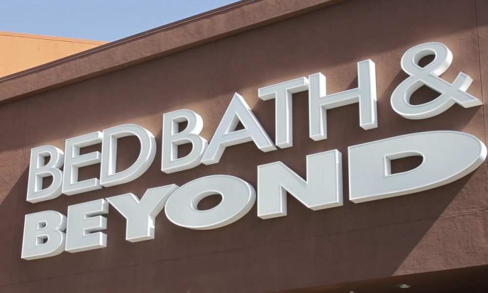 Bed, Bath & Beyond sign on store