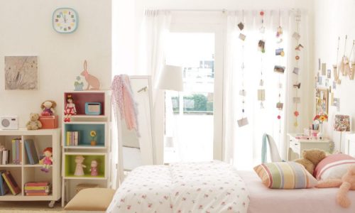 Teen bedroom with cute decorations