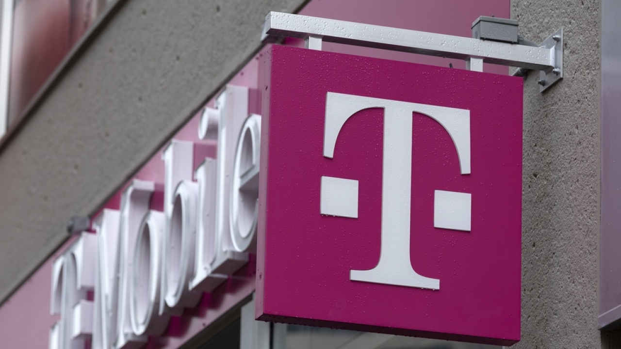 T-Mobile store sign