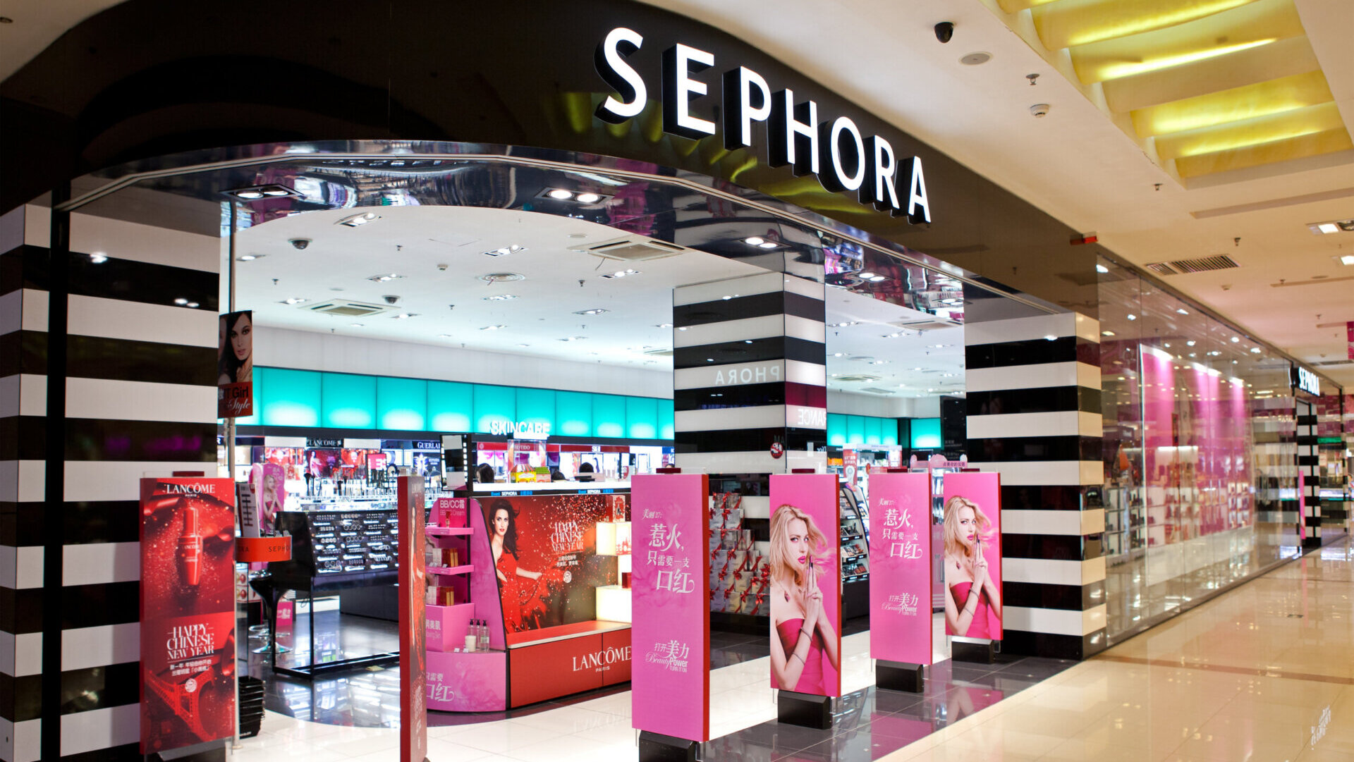 Sephora store front